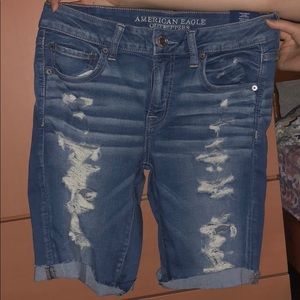 AE skinny bermuda low rise super stretch